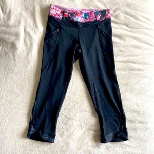 Black Lululemon cropped leggings
